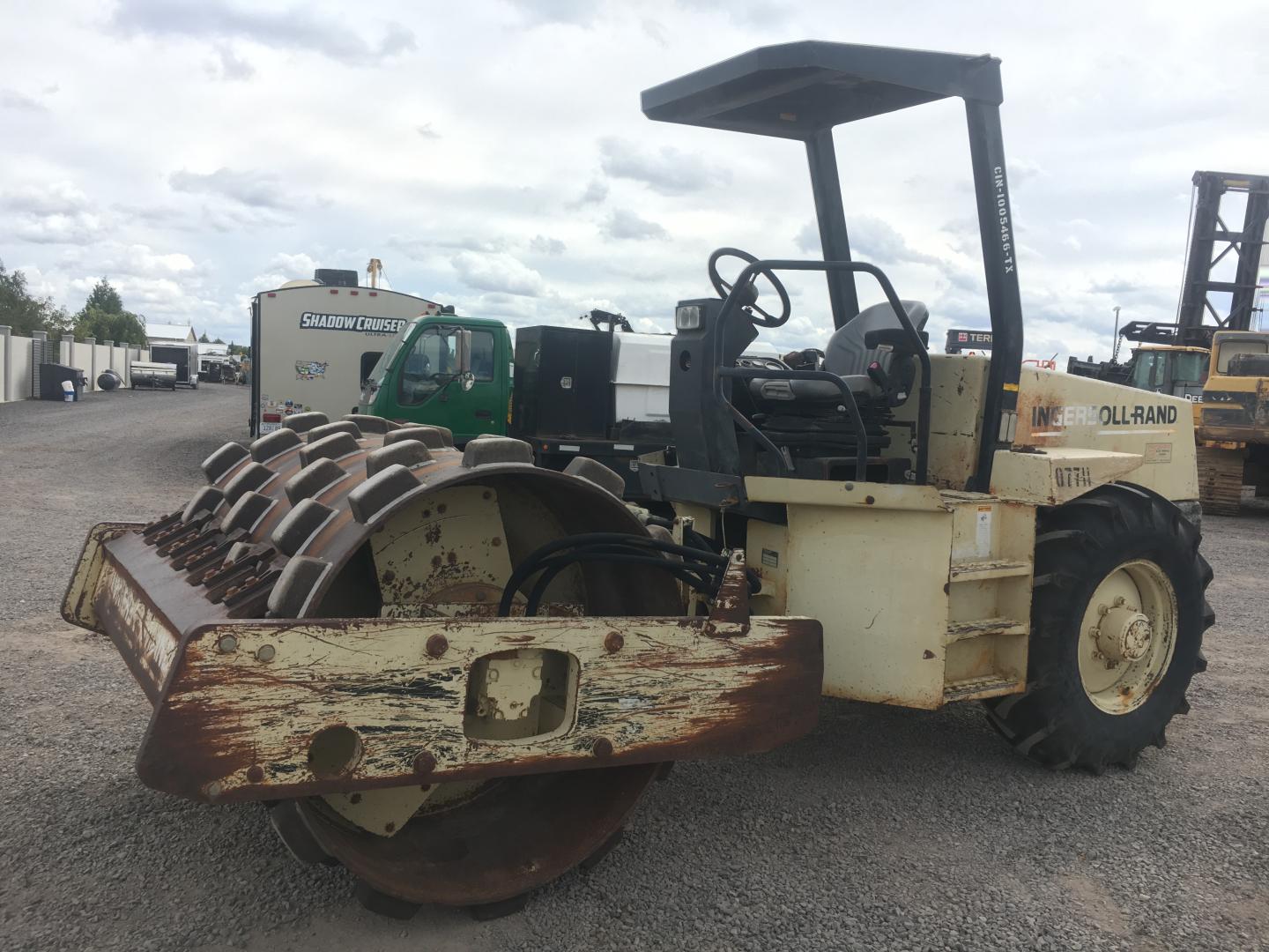 ./imagenes/INVOICE/2019/15520/COMPACTADOR PATA DE CABRA INGERSOLL RAND SD-70F PRO-PAC (26).JPG